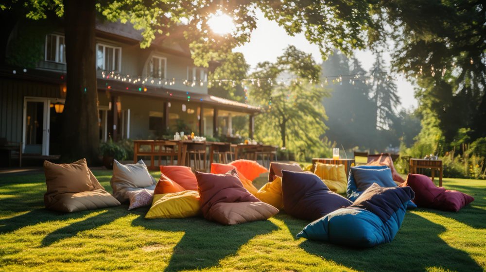eclectic outdoor decor